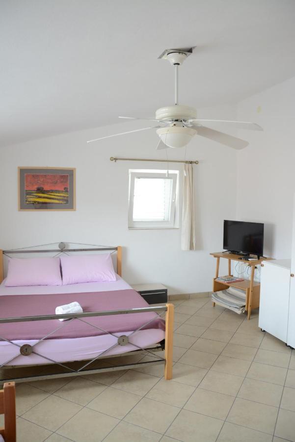 Apartments Marina Ražanac الغرفة الصورة